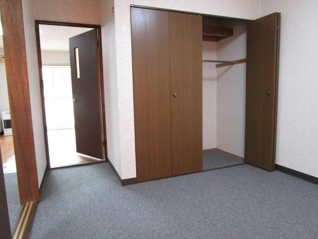 コスモハイツA棟の洋室