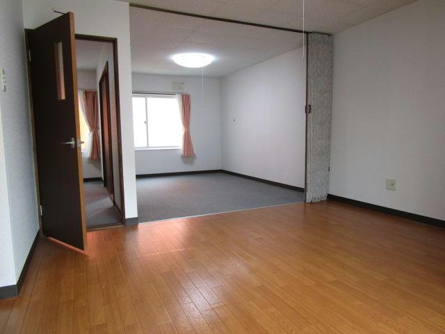 コスモハイツA棟の居間・リビング