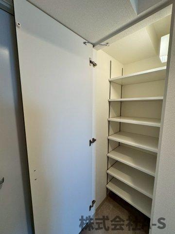 エステムコート名古屋新栄Ⅳネストの収納|同間取り画像使用
実際のお部屋と色などが異なる場合がございます。