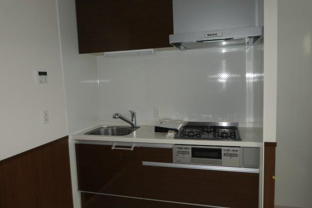 D-room平田のキッチン|３口ガスコンロ付システムキッチン