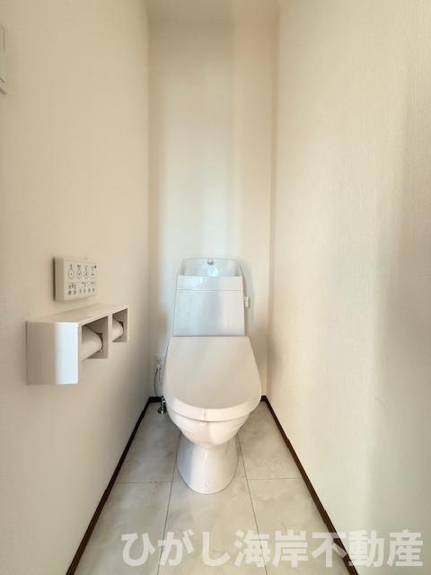 茅ヶ崎市円蔵1丁目　新築戸建　全２棟のトイレ|洗浄機能付きお手洗い