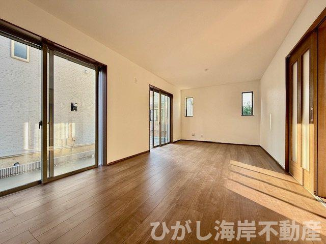 茅ヶ崎市円蔵1丁目　新築戸建　全２棟の居間・リビング|18.6帖　LDK