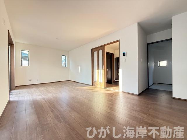 茅ヶ崎市円蔵1丁目　新築戸建　全２棟の居間・リビング|18.6帖　LDK