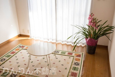 【居間・リビング】 | メゾンオレンジ1 | ゆったりとした居間です