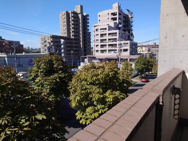 稲城市東長沼の賃貸マンションの外観