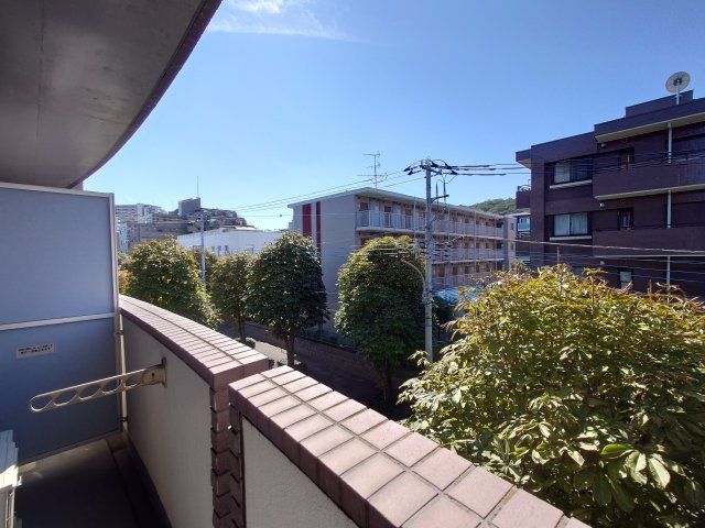 稲城市東長沼の賃貸マンションの展望