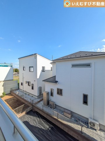 行田市長野3丁目　中古戸建の展望|高い建物が無く開放感のある展望
バルコニーからの展望も開けていて閑静な住宅地が望めます。日当りも良いですね♪