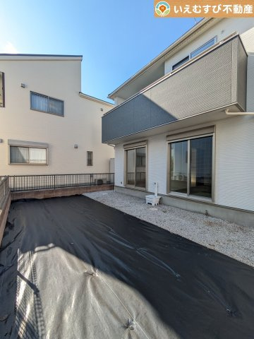 行田市長野3丁目　中古戸建の庭|ガーデニングが楽しめそう
季節の草花で彩りを！ガーデニングで緑あふれる景色を作るのも楽しみ♪