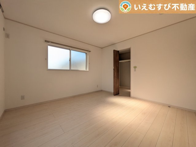 行田市長野3丁目　中古戸建の洋室