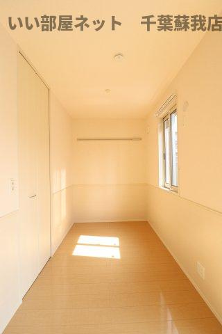 クレアの寝室|ゆとりの広さです