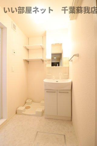 クレアの洗面所|ゆったりとスペースのある洗面所