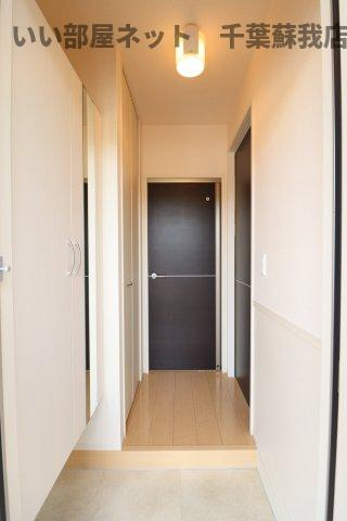 クレアの玄関|スタンダードな洋室です