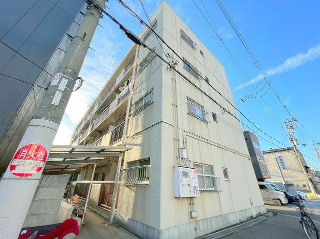 ブランミクニの外観