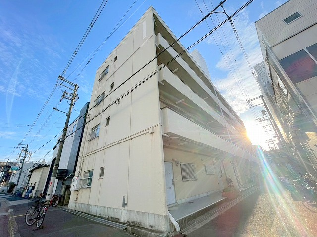 ブランミクニの外観