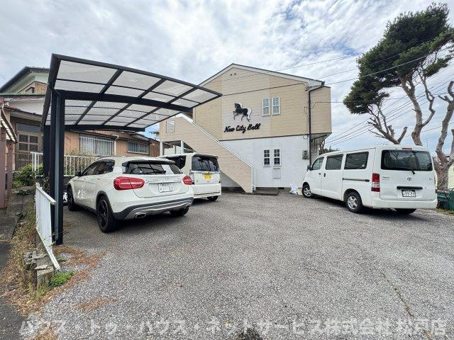 ニューシティ・ベルの駐車場