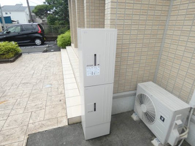 【その他共用部分】 | Y’sフラットA | 便利な宅配ボックス付き。