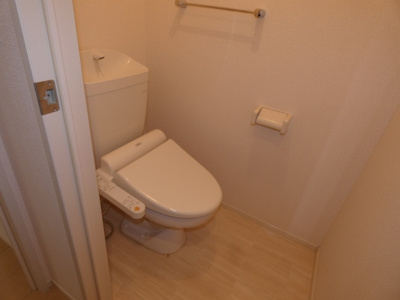 【トイレ】 | Y’sフラットA | 温水洗浄便座付き