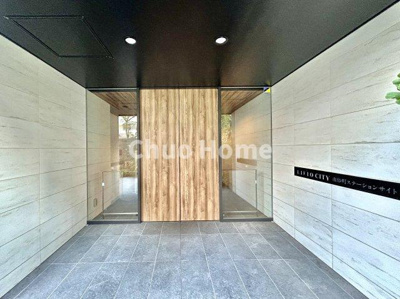 【エントランス】 | リビオシティ南砂町ステーションサイト | 【エントランス】マンションのエントランスは、その物件の印象を決める、顔とも言える場所です。毎日通る場所ですからきれいなのが一番です。