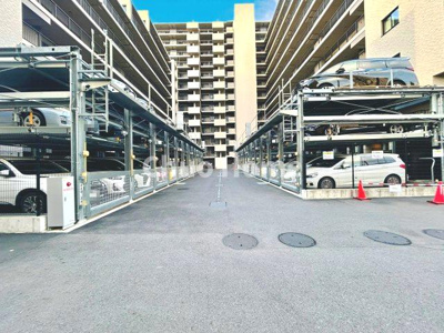 【駐車場】 | リビオシティ南砂町ステーションサイト | 【敷地内駐車場】最新の空き状況や費用などの詳細は担当スタッフまでお問い合わせください。