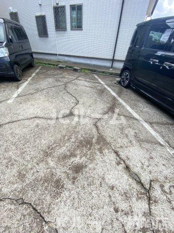 メルティの駐車場