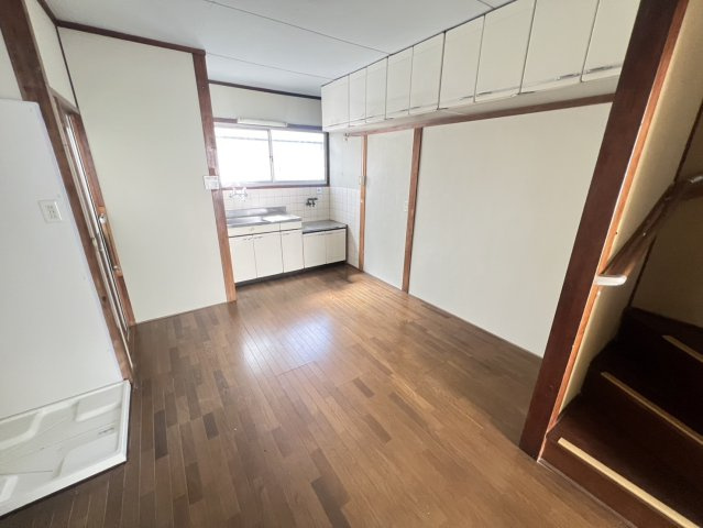 西舞子８丁目貸家の居間・リビング