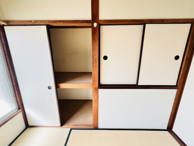 西舞子８丁目貸家の収納