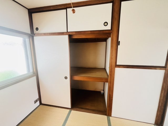 西舞子８丁目貸家の収納