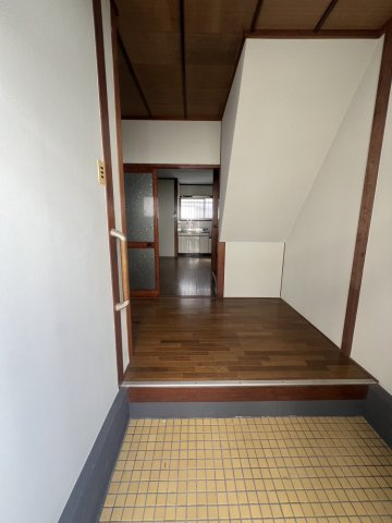 西舞子８丁目貸家の玄関