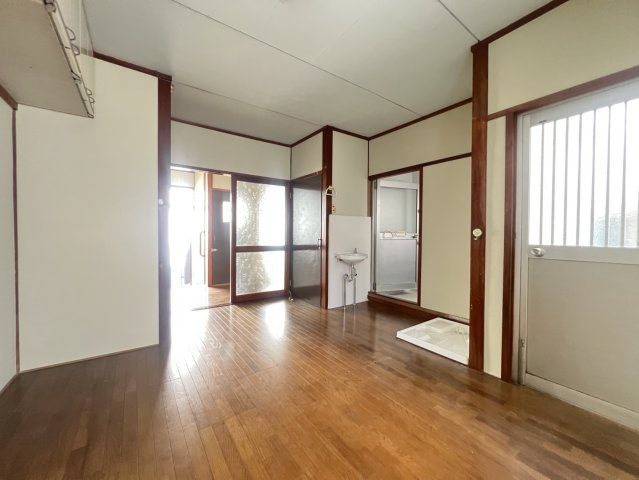 西舞子８丁目貸家の居間・リビング