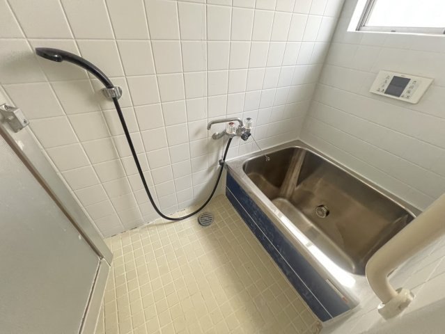 西舞子８丁目貸家の浴室