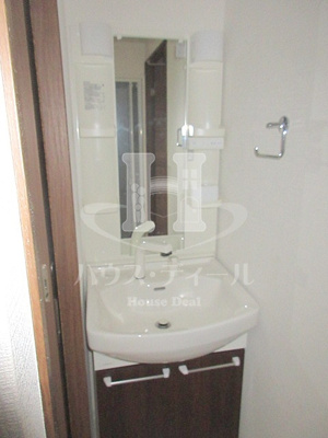 【洗面所】 | シャルマン西尾久 | スペースのある洗面所