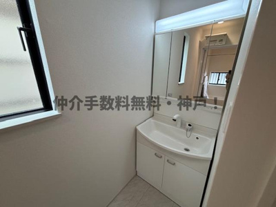 【独立洗面台】 | 明石市太寺天王町　新築戸建　仲介手数料無料！ | 独立洗面台あり、毎朝おしゃれに忙しい女性の方におすすめです