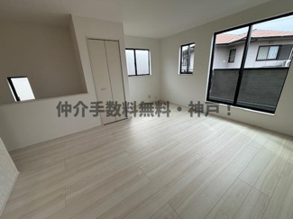 【居間・リビング】 | 明石市太寺天王町　新築戸建　仲介手数料無料！ | ゆったりとしたリビングです