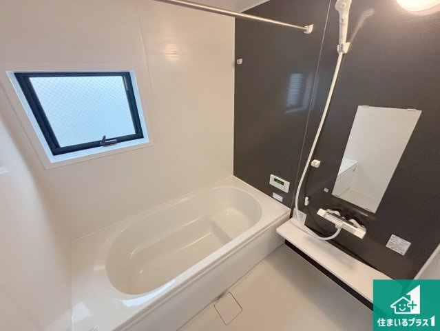 高石市取石　新築一戸建ての前面道路含む現地写真|周辺は落ち着いた街並みの住宅地！子育てがしやすい住環境です！まだ未完成ですが、現地でしかわからない事もございます。是非一度ご覧ください。