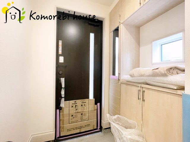 さいたま市北区宮原町2丁目　4期　新築一戸建て　ブルーミングガーデン　01の玄関|落ち着いた玄関です