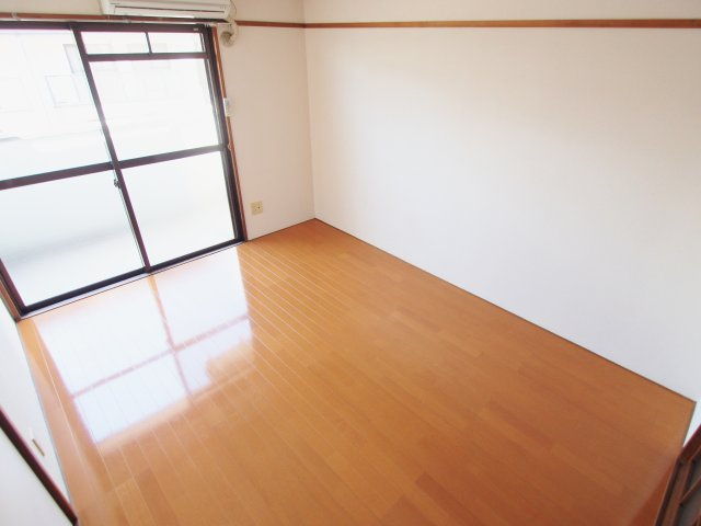 第1住田ビルの洋室