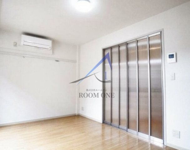 エス・フラッツの居間・リビング|洋室のお部屋です。