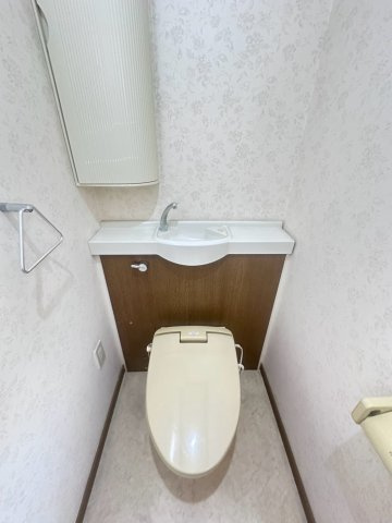 伊勢崎市連取本町既存住宅のトイレ|2階