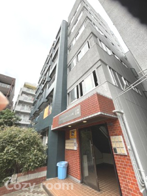 【外観】 | ベストレジデンス江坂A棟 | 東向きに面する建物です。