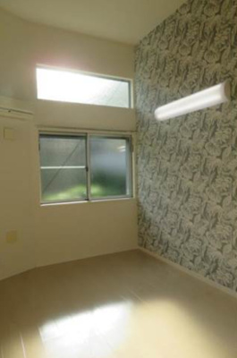 【居間・リビング】 | ドマーニ上大岡 | ロフト完備で使い勝手良好な室内（同一仕様）