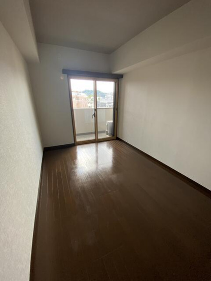 【洋室】 | ドメス稲田堤 | 南側居室 