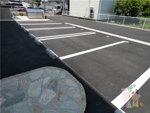 グリーンウイングの駐車場