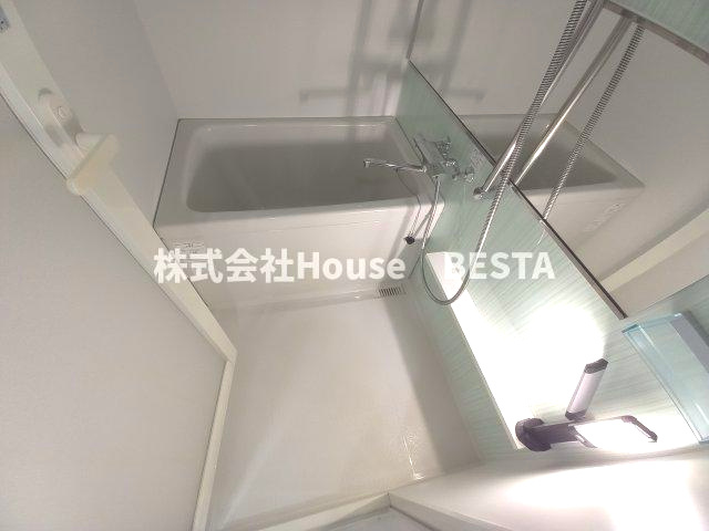 メゾンエスプリ生田の浴室