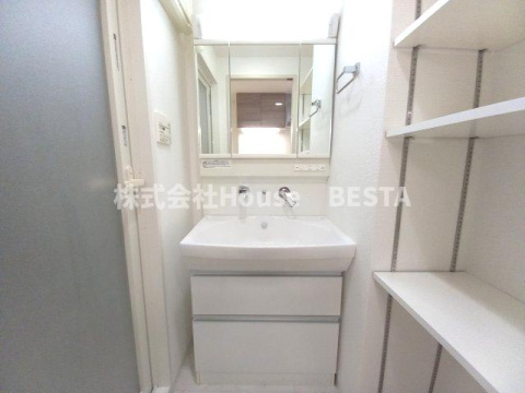 メゾンエスプリ生田の独立洗面台