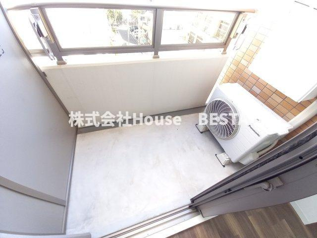 メゾンエスプリ生田のバルコニー