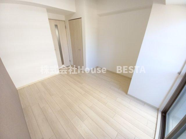 メゾンエスプリ生田の居間・リビング