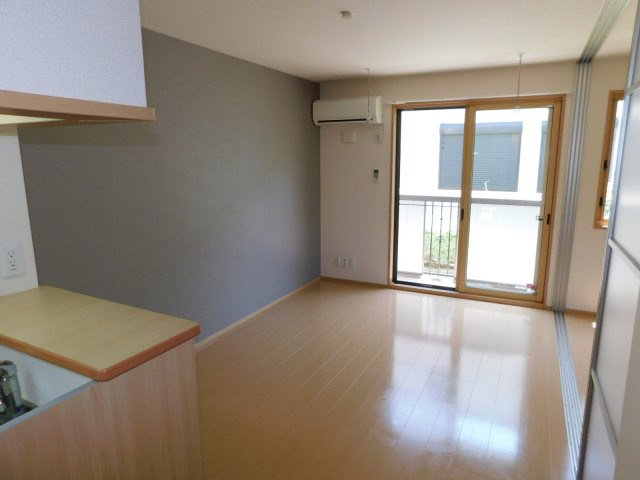 シャルメゾンＣ棟の居間・リビング