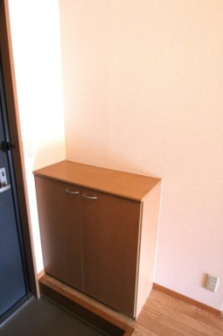 パークサイドヒロツグB棟の玄関