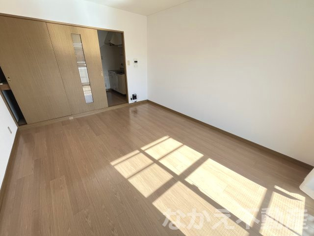 【寝室】 | 落ち着いた色調の寝室です