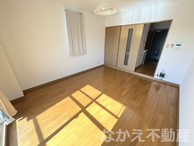 【寝室】 | 落ち着いた色調の寝室です